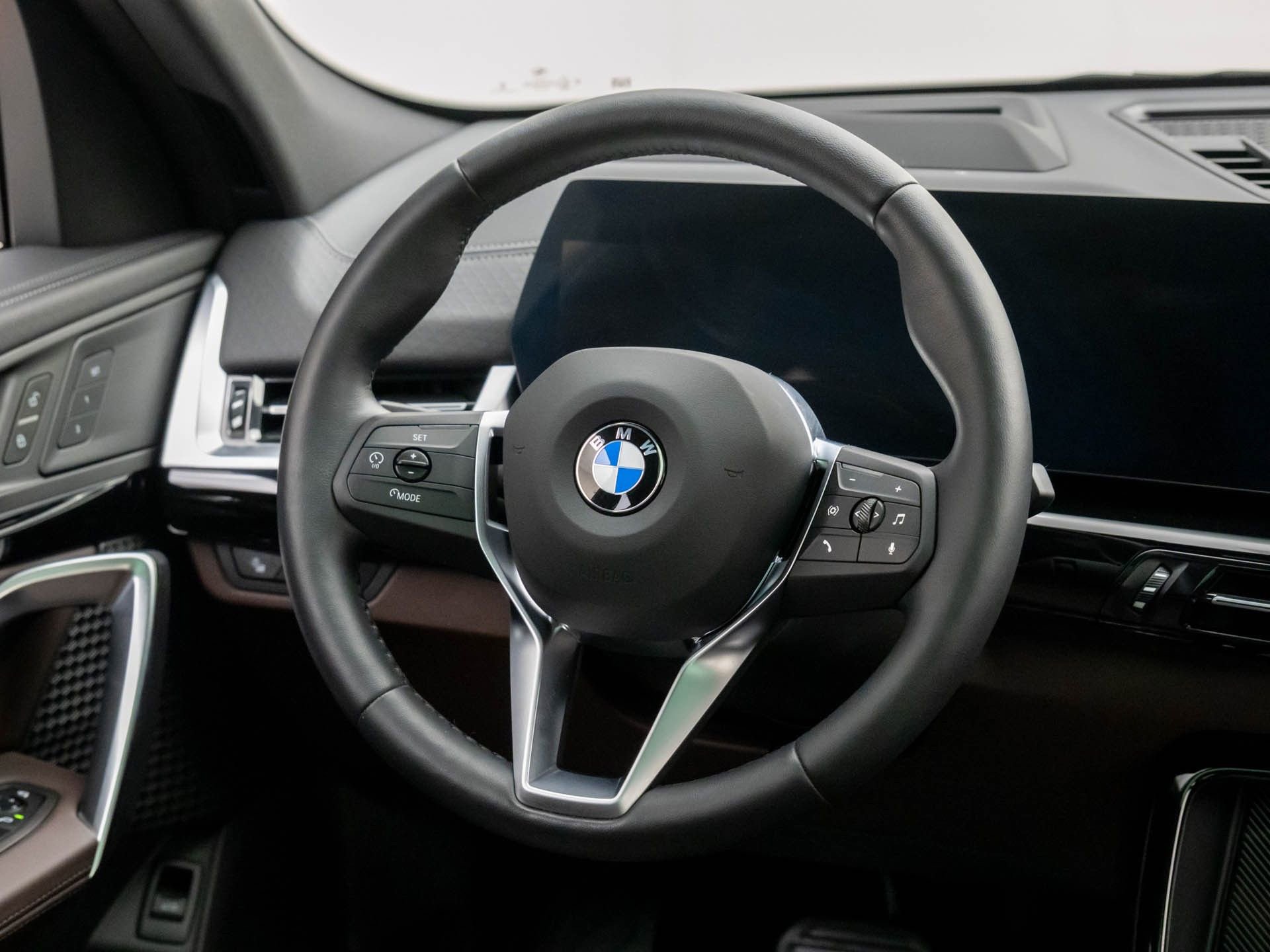 Certified 2025 BMW X2 xDrive28i AWD/4WD image 11