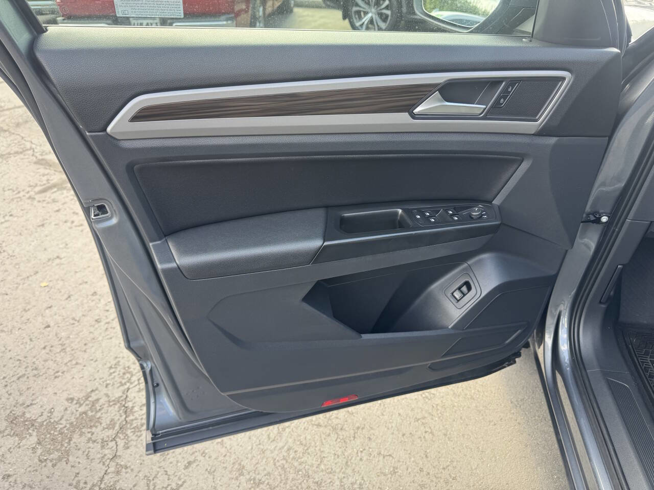 Used 2021 Volkswagen Atlas SE image 14