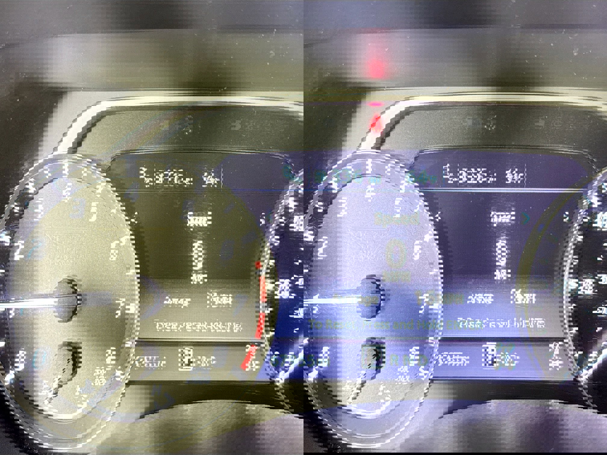 Used 2022 Nissan Titan SV image 34