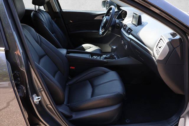 Used 2018 MAZDA MAZDA3 Touring FWD image 28