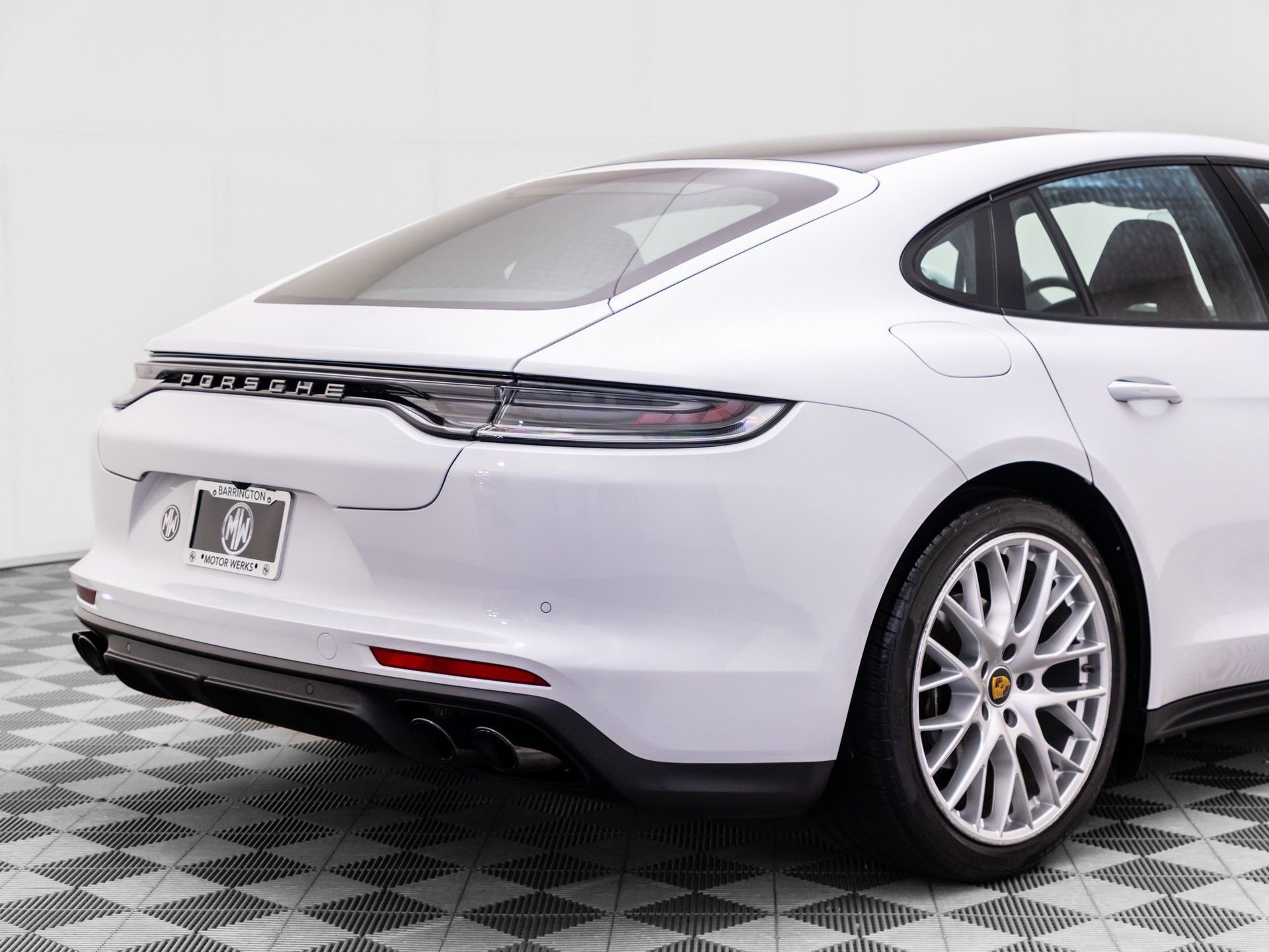Certified 2022 Porsche Panamera 4 Platinum Edition AWD/4WD image 39