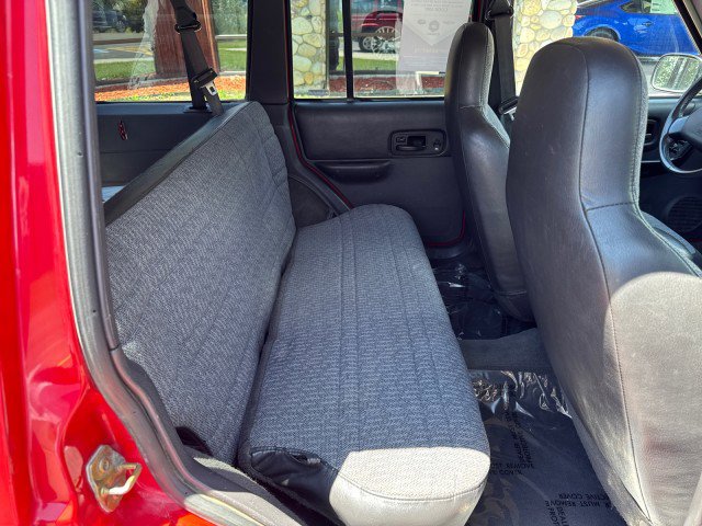 Used 2001 Jeep Cherokee Sport image 30
