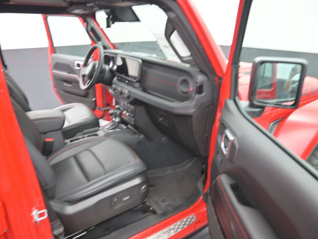 Used 2024 Jeep Gladiator Rubicon AWD/4WD image 17