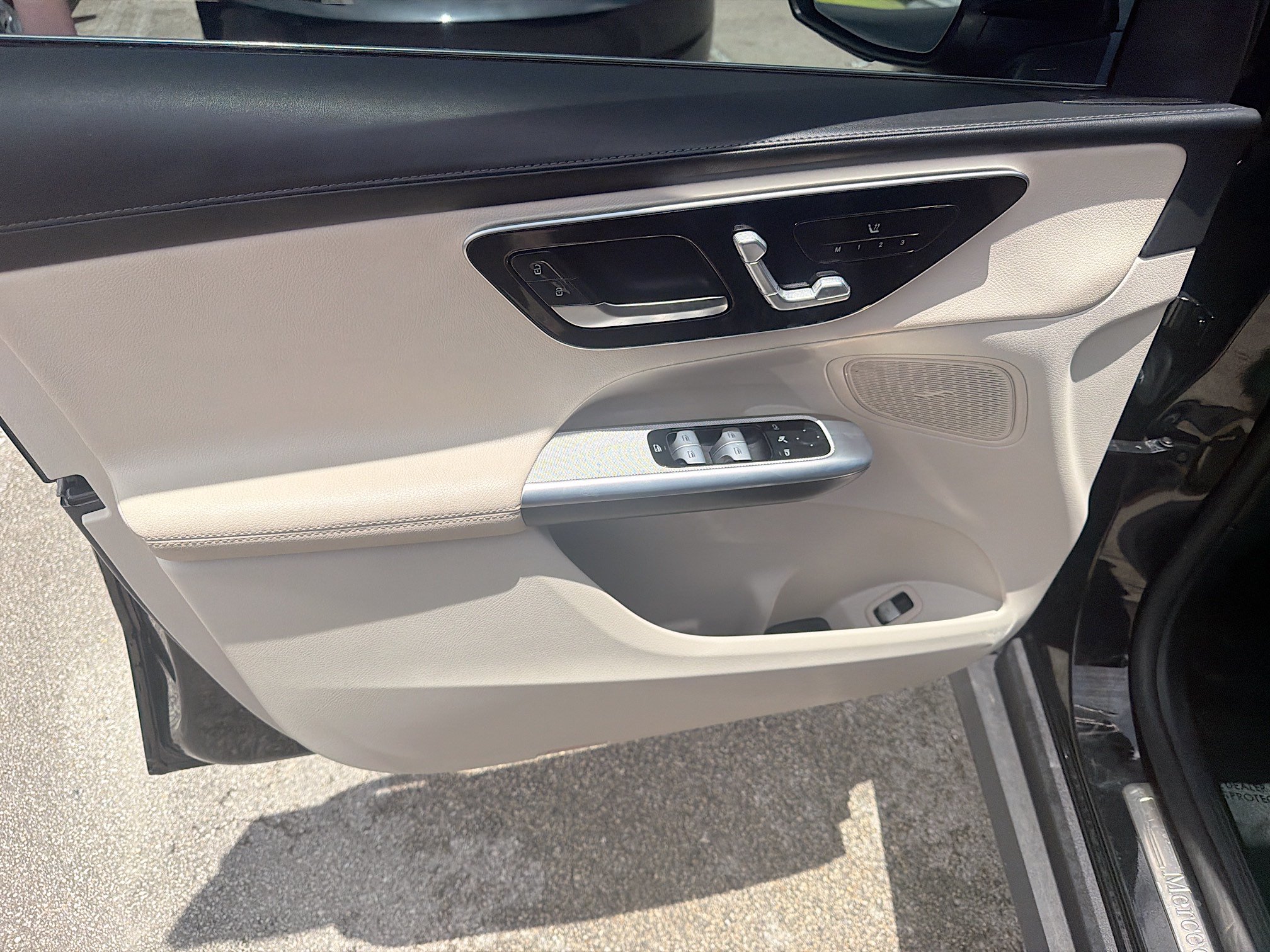Used 2024 Mercedes-Benz GLC 300 image 19
