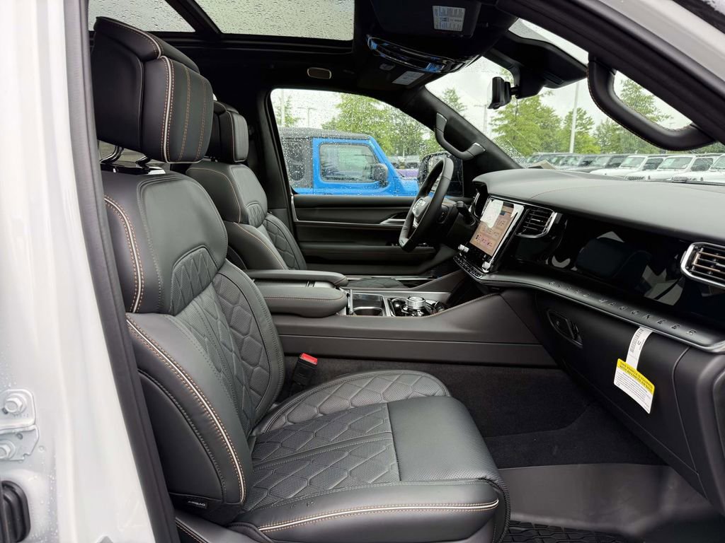 New 2026 Jeep Grand Wagoneer L Summit AWD/4WD image 15