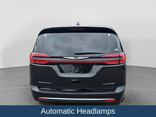 Used 2026 Chrysler Pacifica Limited FWD image 7
