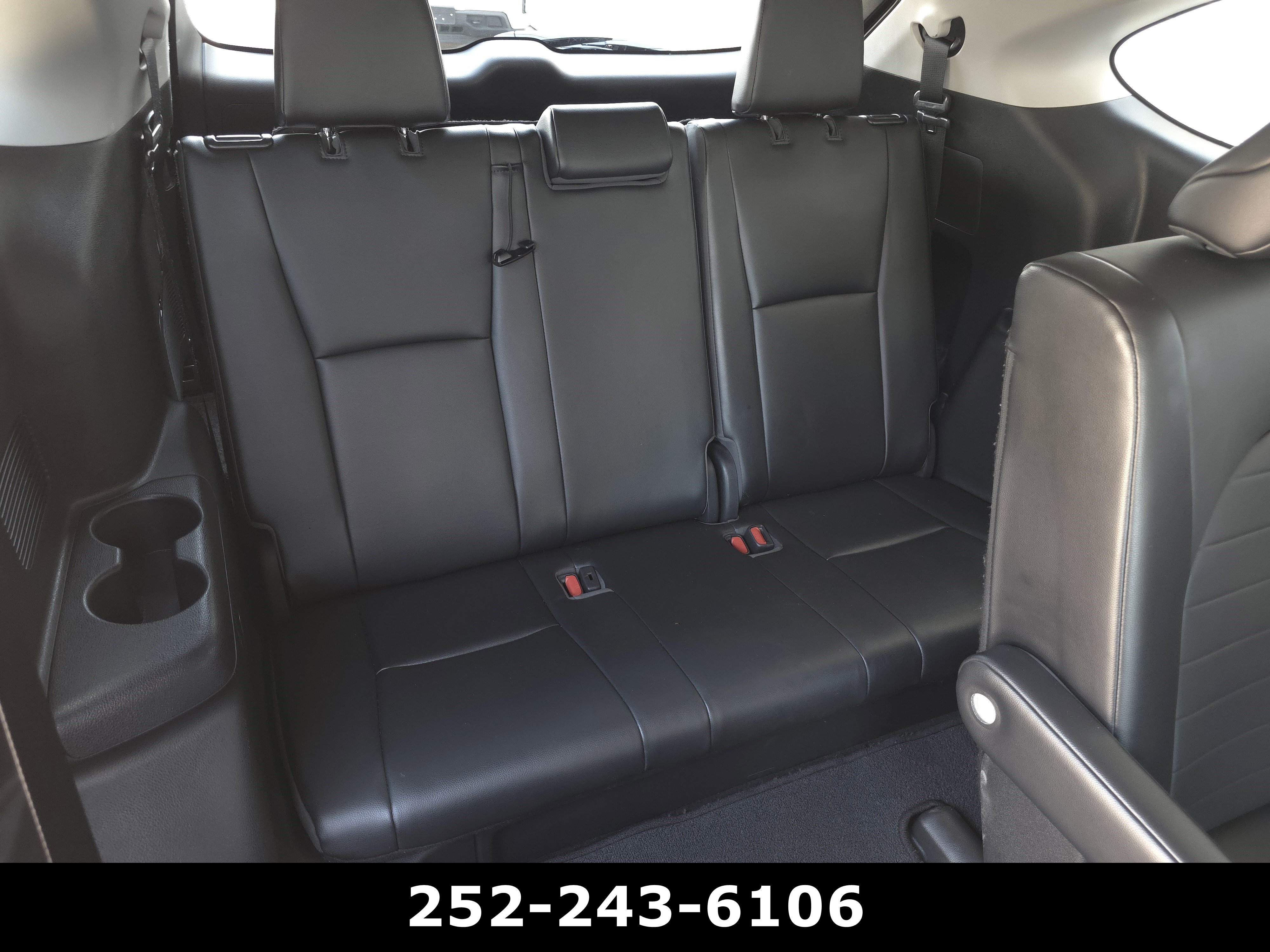 Used 2021 Toyota Highlander XLE image 37