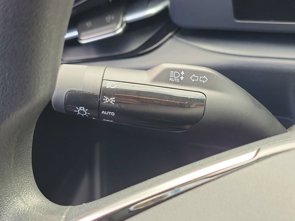 Certified 2025 Kia Niro LX FWD image 11