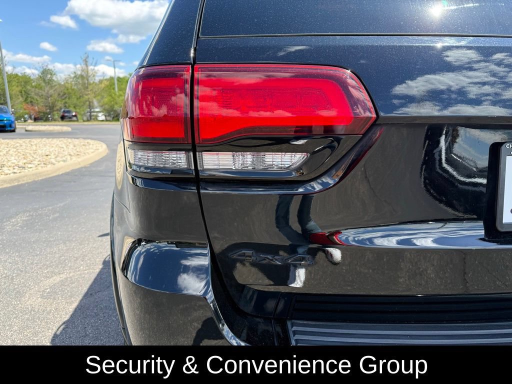 Used 2018 Jeep Grand Cherokee Altitude AWD/4WD image 9