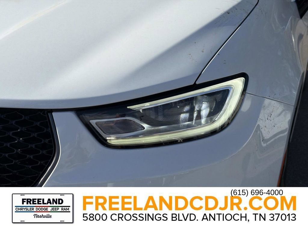 New 2026 Chrysler Pacifica Select image 9