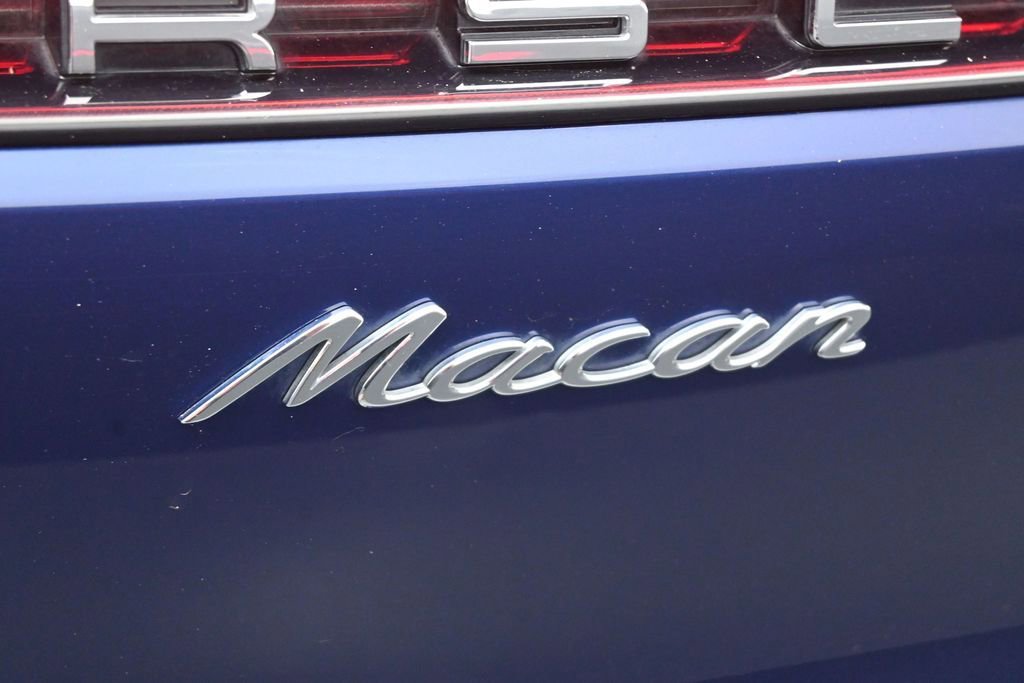 Certified 2023 Porsche Macan AWD/4WD image 9