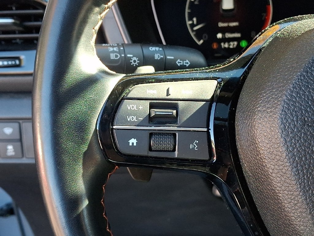 Used 2025 Honda Pilot TrailSport image 24