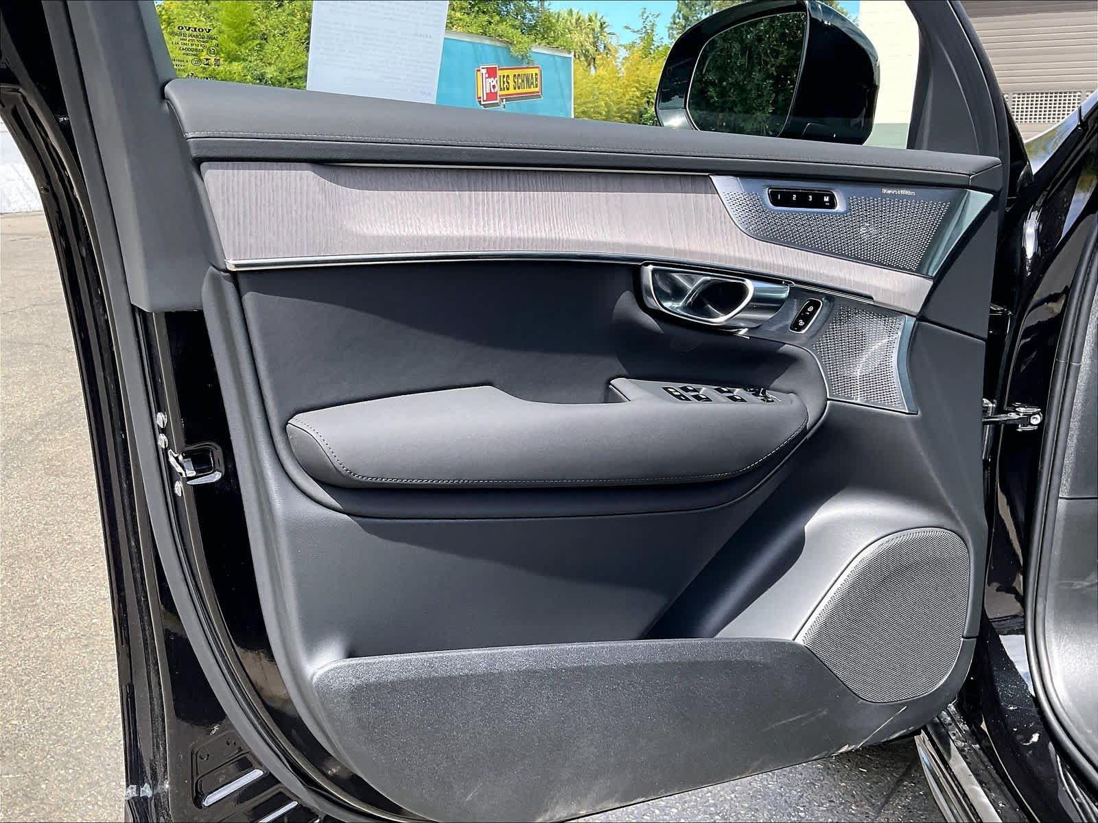 New 2027 Volvo XC90 B6 Ultra AWD/4WD image 23