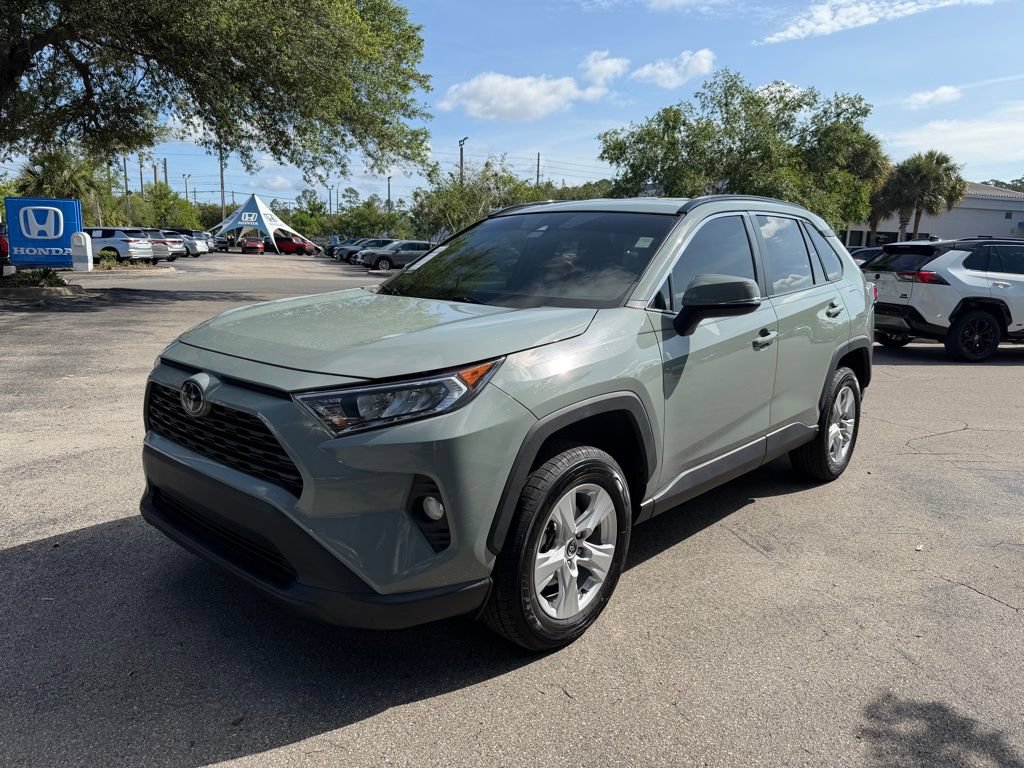 Used 2021 Toyota RAV4 XLE FWD image 2