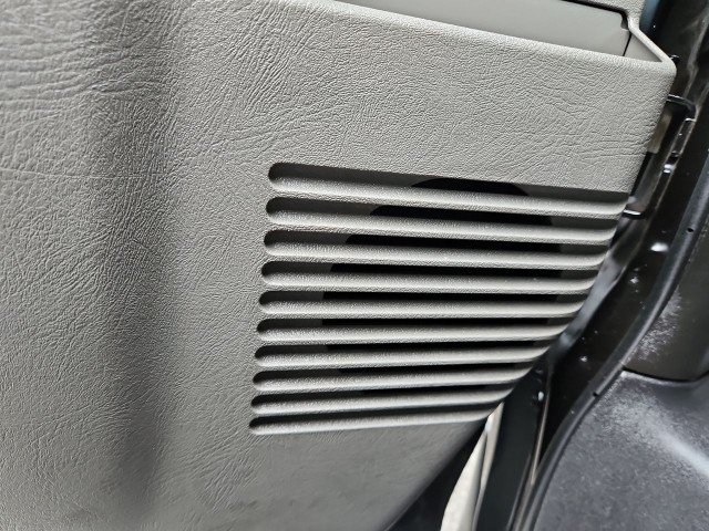 Used 2016 Chevrolet Express 2500 RWD image 22