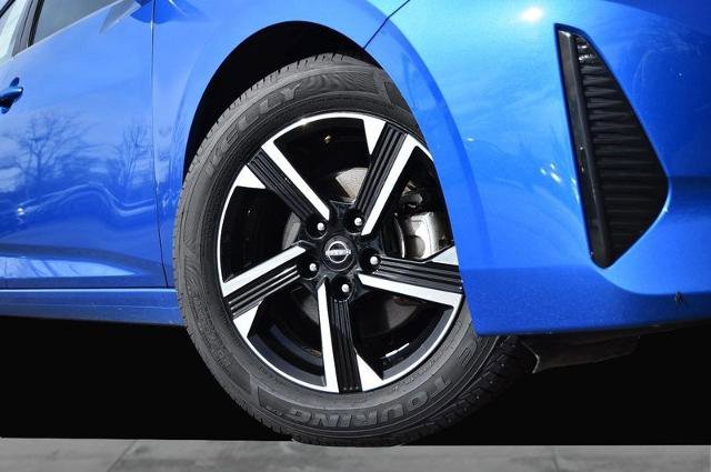 Certified 2024 Nissan Sentra SV image 3