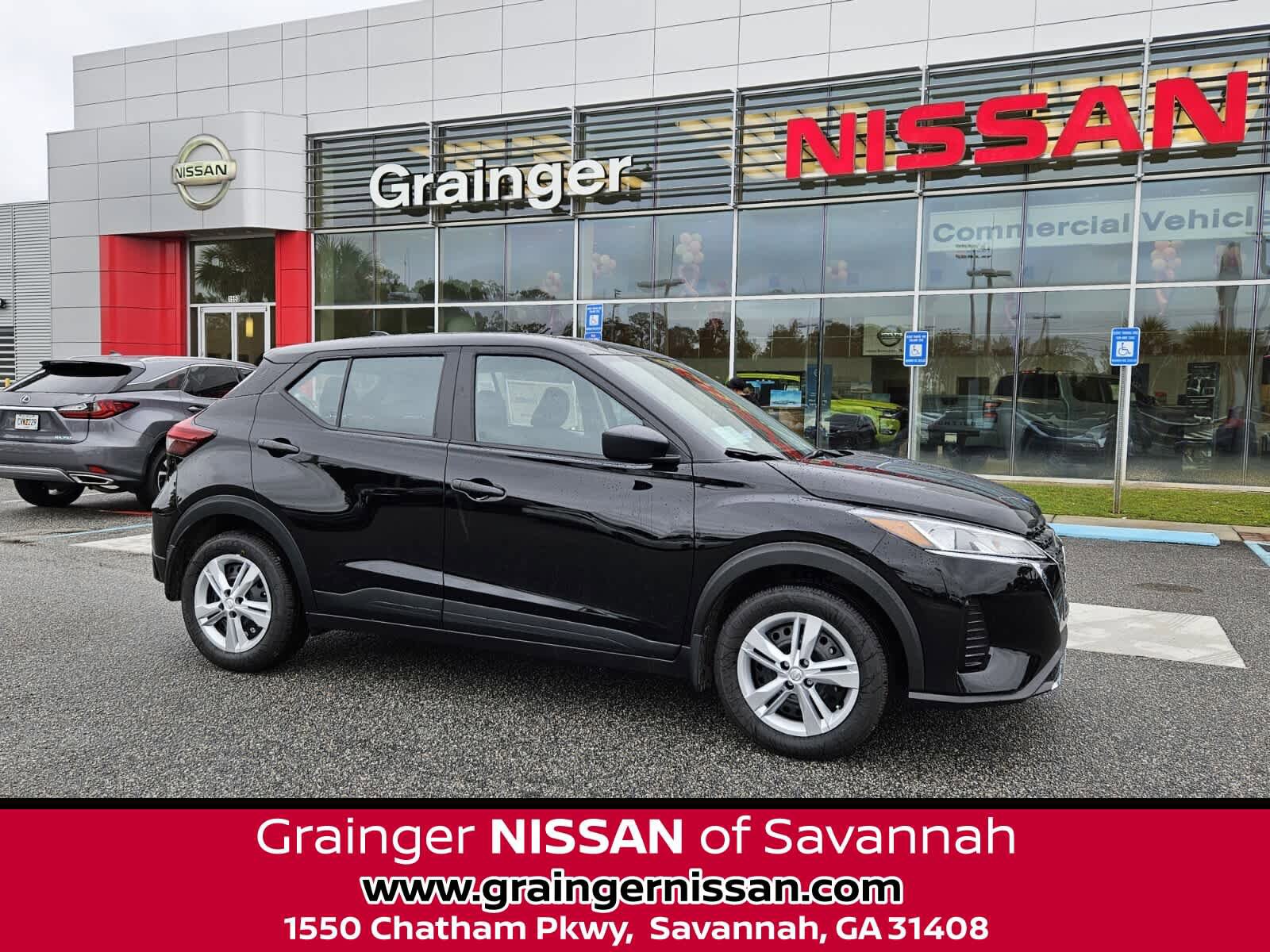 New 2025 Nissan Kicks Play S image 1
