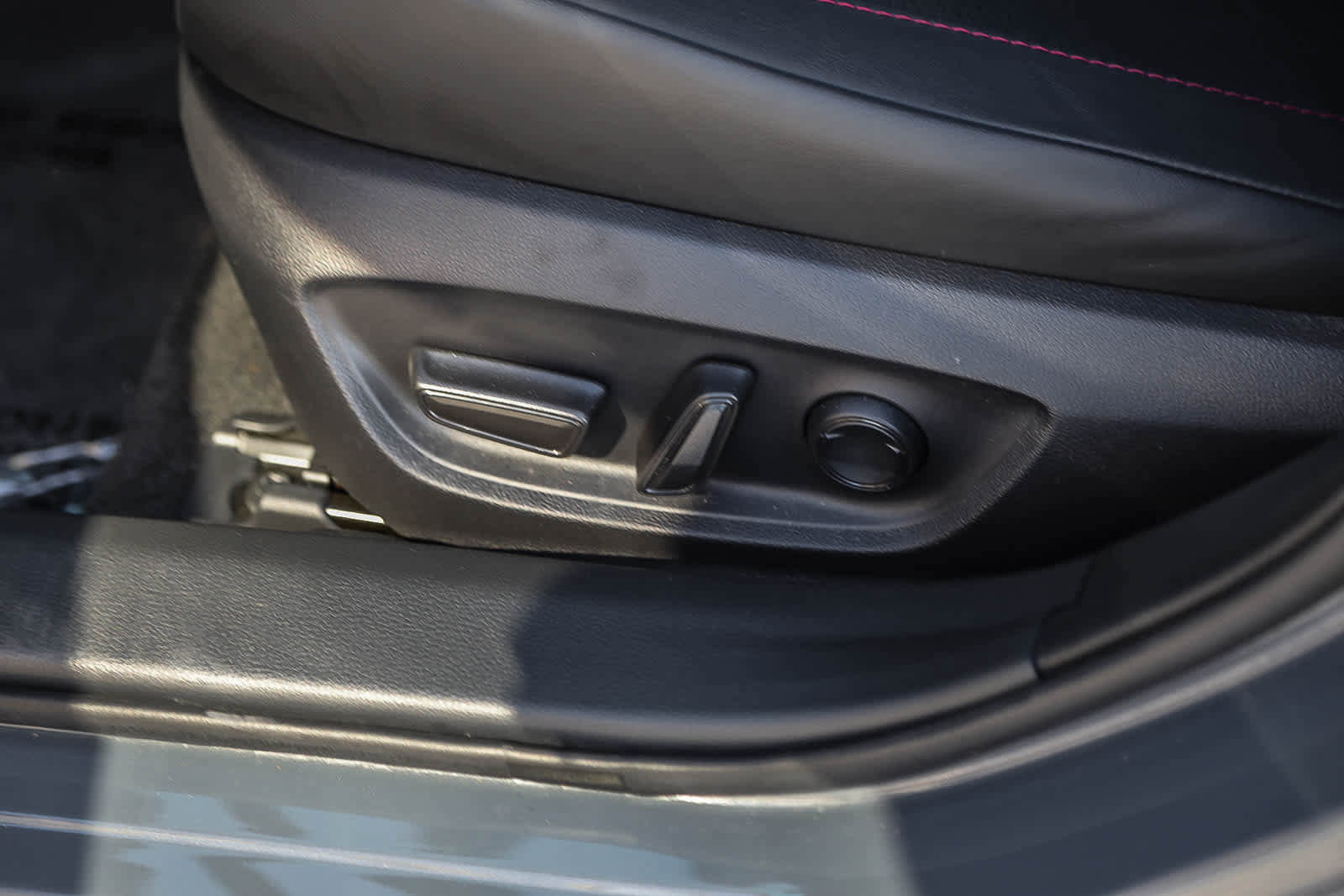 Used 2024 Toyota Prius Prime Premium w/ Advanced Technology Package image 19