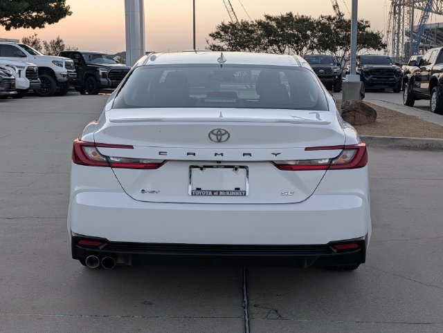 Used 2025 Toyota Camry SE FWD image 7