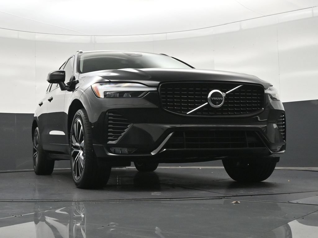 Certified 2024 Volvo XC60 B5 Plus w/ Protection Package Premier AWD/4WD image 33