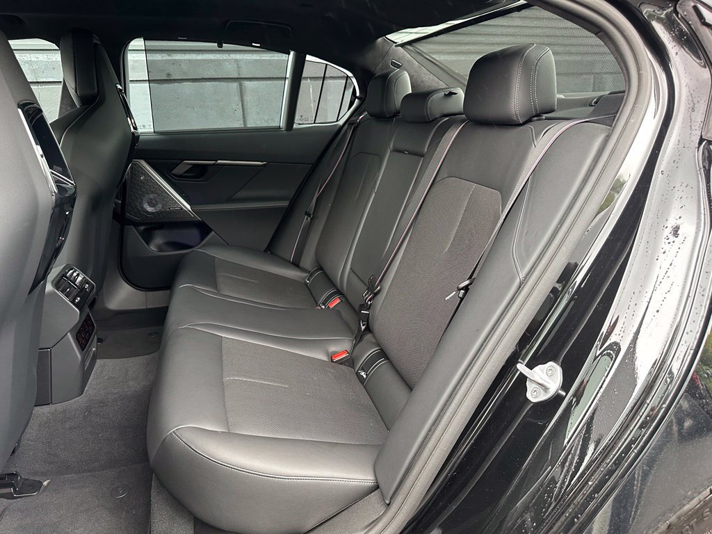 Used 2025 BMW M5 w/ Carbon Package AWD/4WD image 23