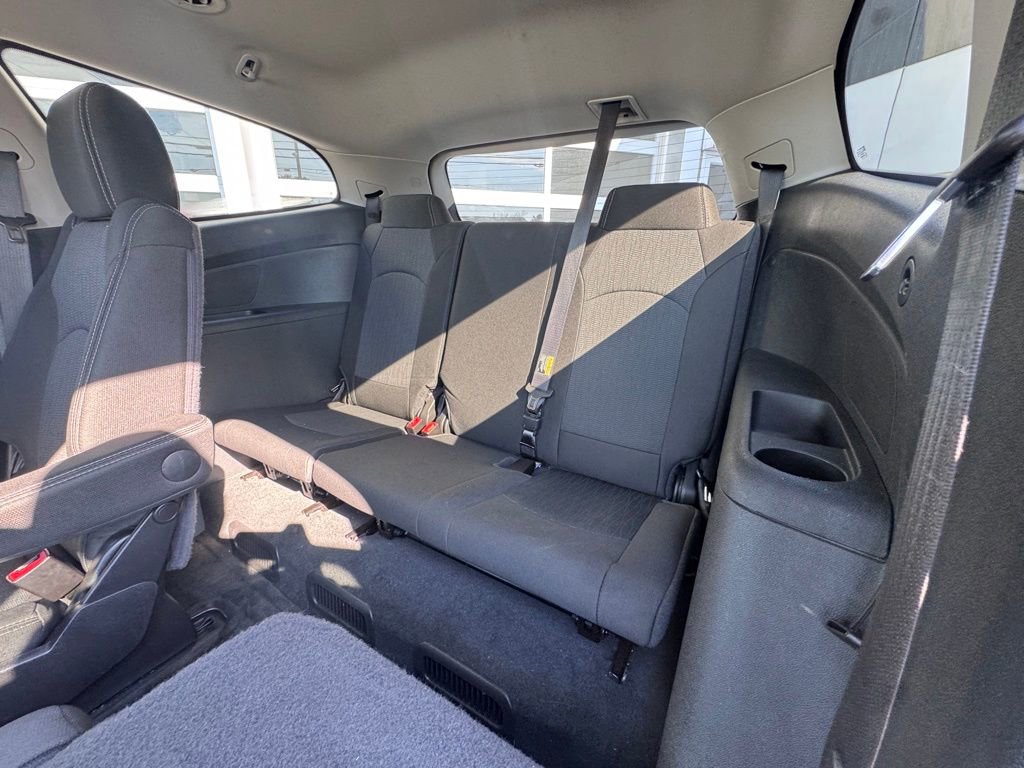 Used 2017 Chevrolet Traverse LT w/ Style and Technology Package image 27