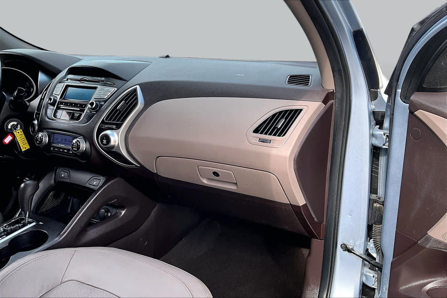Used 2012 Hyundai Tucson Limited FWD image 18