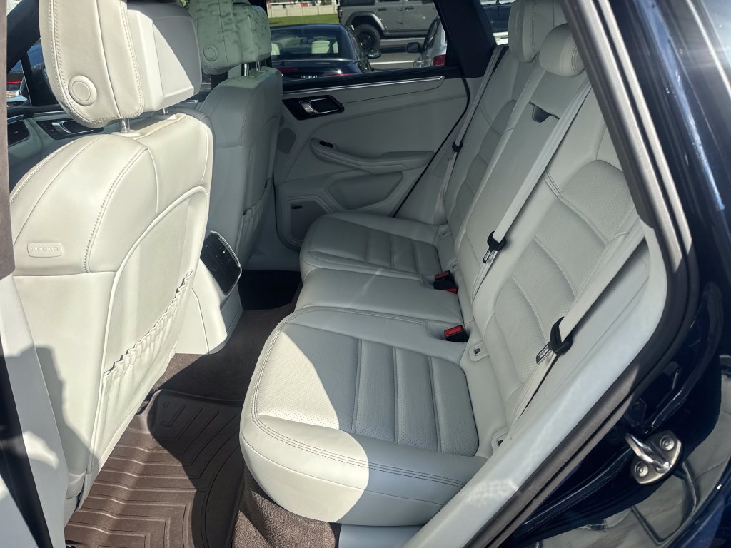 Used 2016 Porsche Macan Turbo AWD/4WD image 26