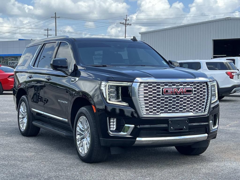Certified 2023 GMC Yukon SLT AWD/4WD image 1