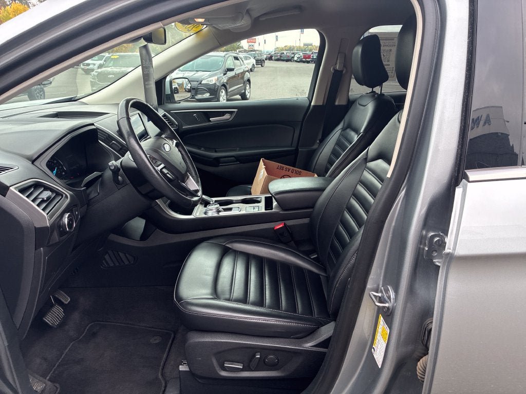 Used 2024 Ford Edge SEL AWD/4WD image 12