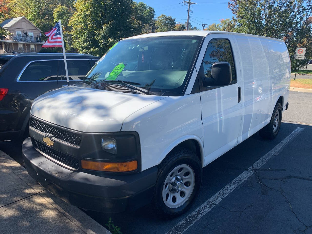 Used 2010 Chevrolet Express 1500 RWD image 31