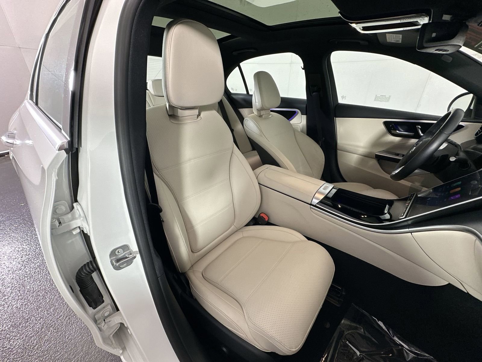 Used 2025 Mercedes-Benz C 300 Sedan image 30