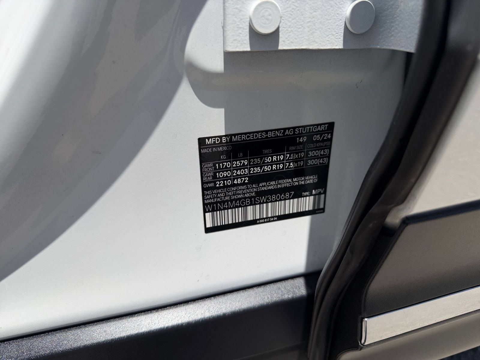 Used 2025 Mercedes-Benz GLB 250 image 32