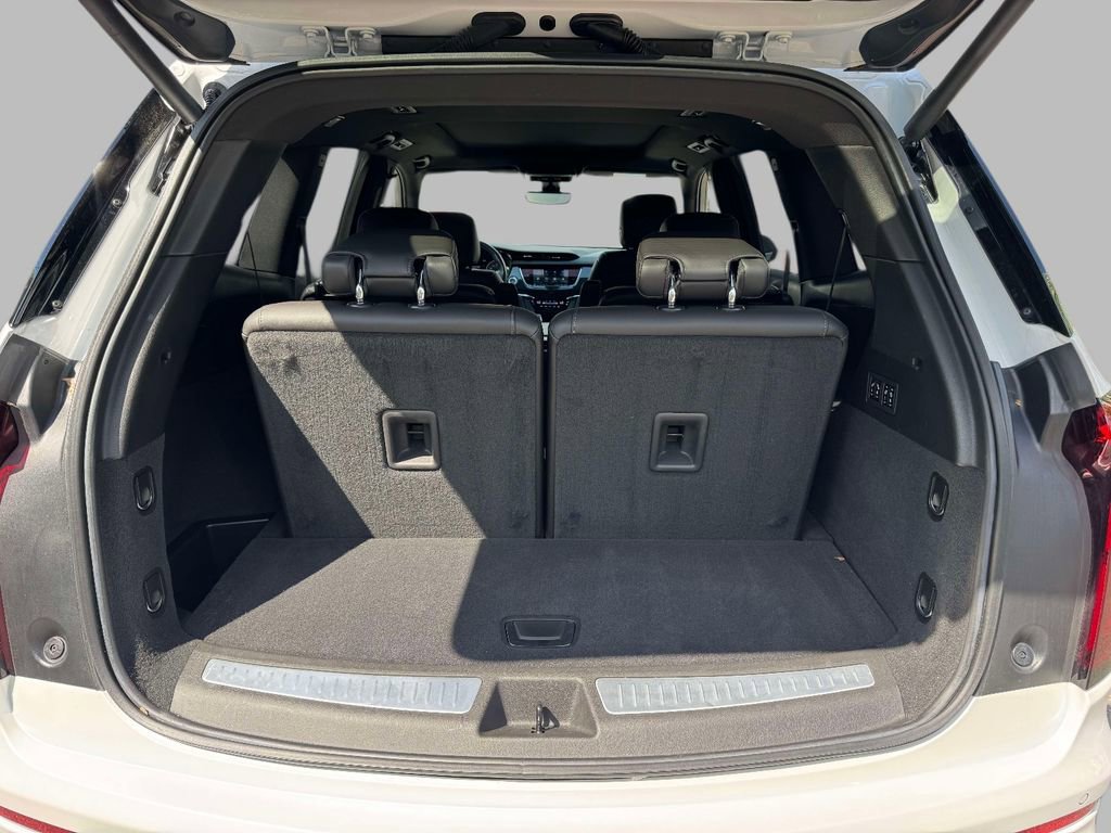 Used 2023 Cadillac XT6 Premium Luxury w/ Technology Package image 17