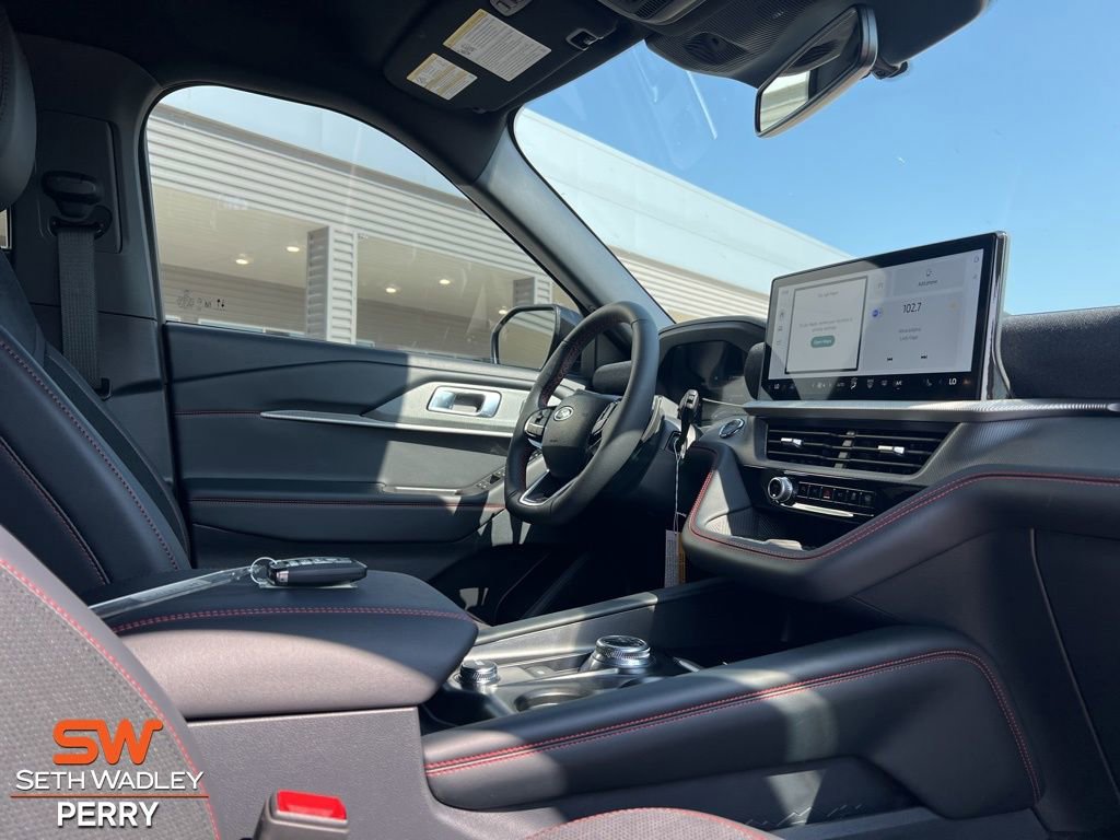 New 2025 Ford Explorer ST image 2
