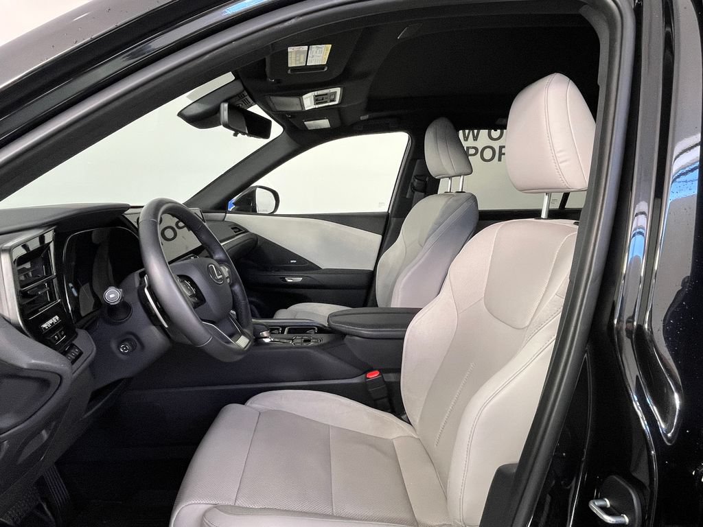 Used 2025 Lexus TX 350 AWD w/ Technology Package image 2
