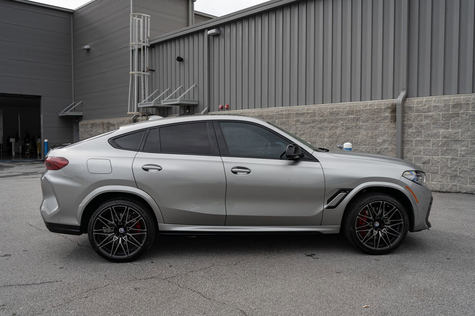 Used 2022 BMW X6 M w/ Competition Package image 23