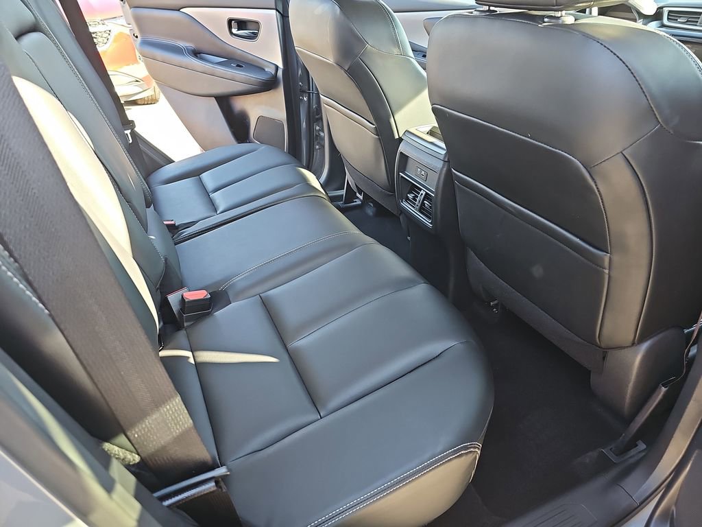 Used 2024 Nissan Murano SV w/ SV Midnight Edition Package image 14