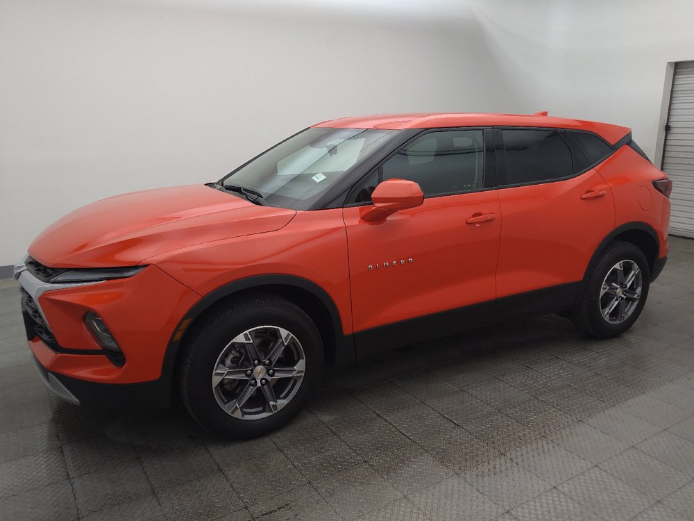 Used 2025 Chevrolet Blazer LT AWD/4WD image 2