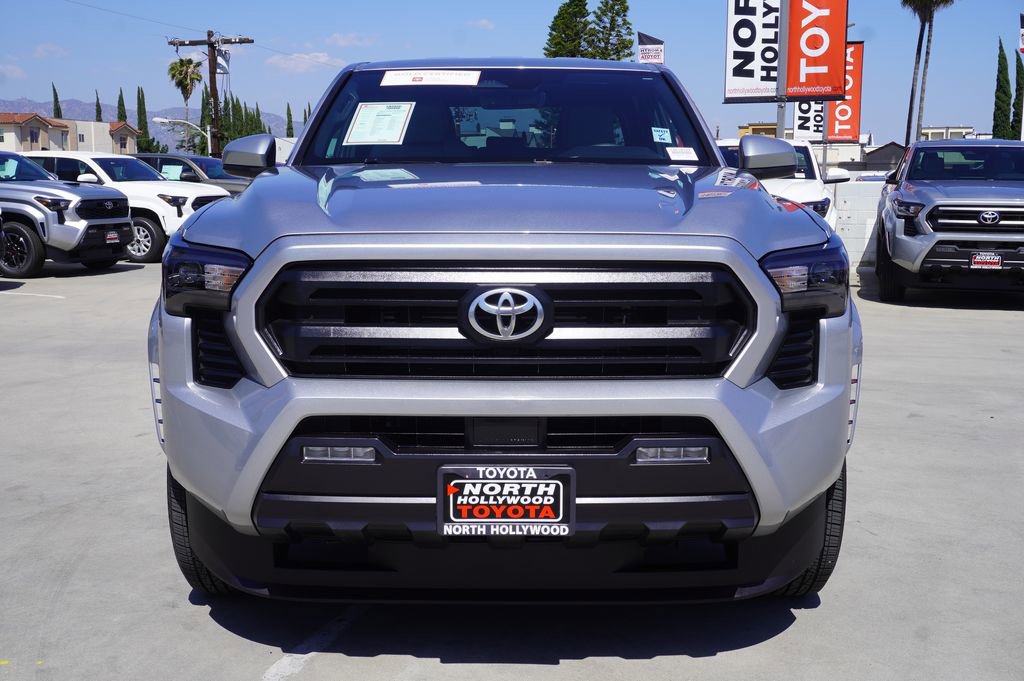Certified 2025 Toyota Tacoma SR5 AWD/4WD image 3