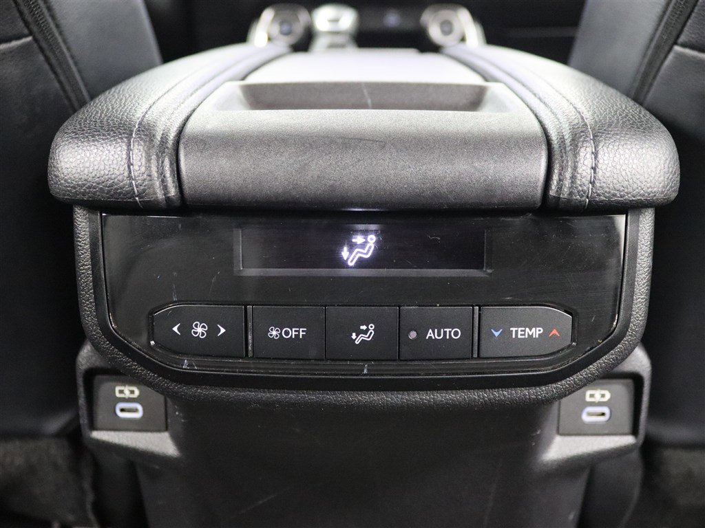 Used 2024 Toyota Grand Highlander XLE image 19