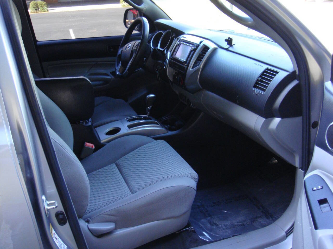 Used 2015 Toyota Tacoma 4x4 Double Cab w/ TRD Off-Road Package image 13