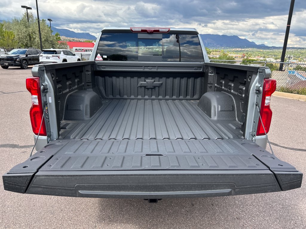 New 2026 Chevrolet Silverado 1500 High Country AWD/4WD image 5