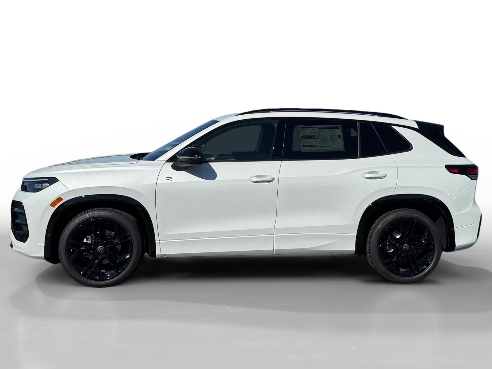 New 2026 Volkswagen Tiguan SE R-Line FWD image 2