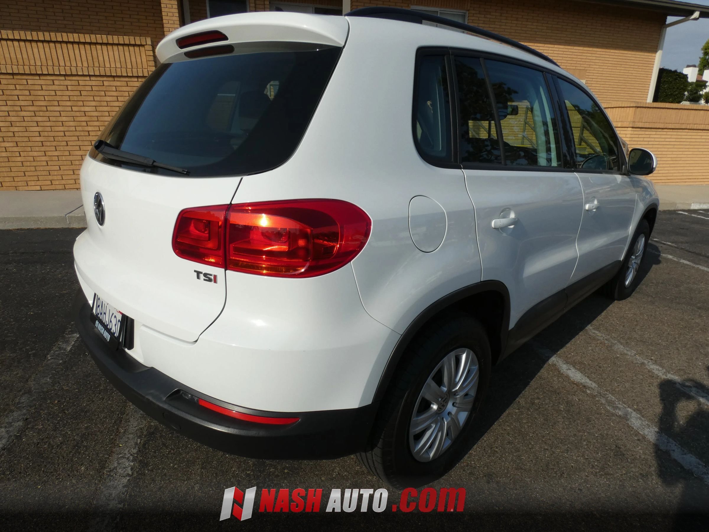 Used 2017 Volkswagen Tiguan S FWD image 8