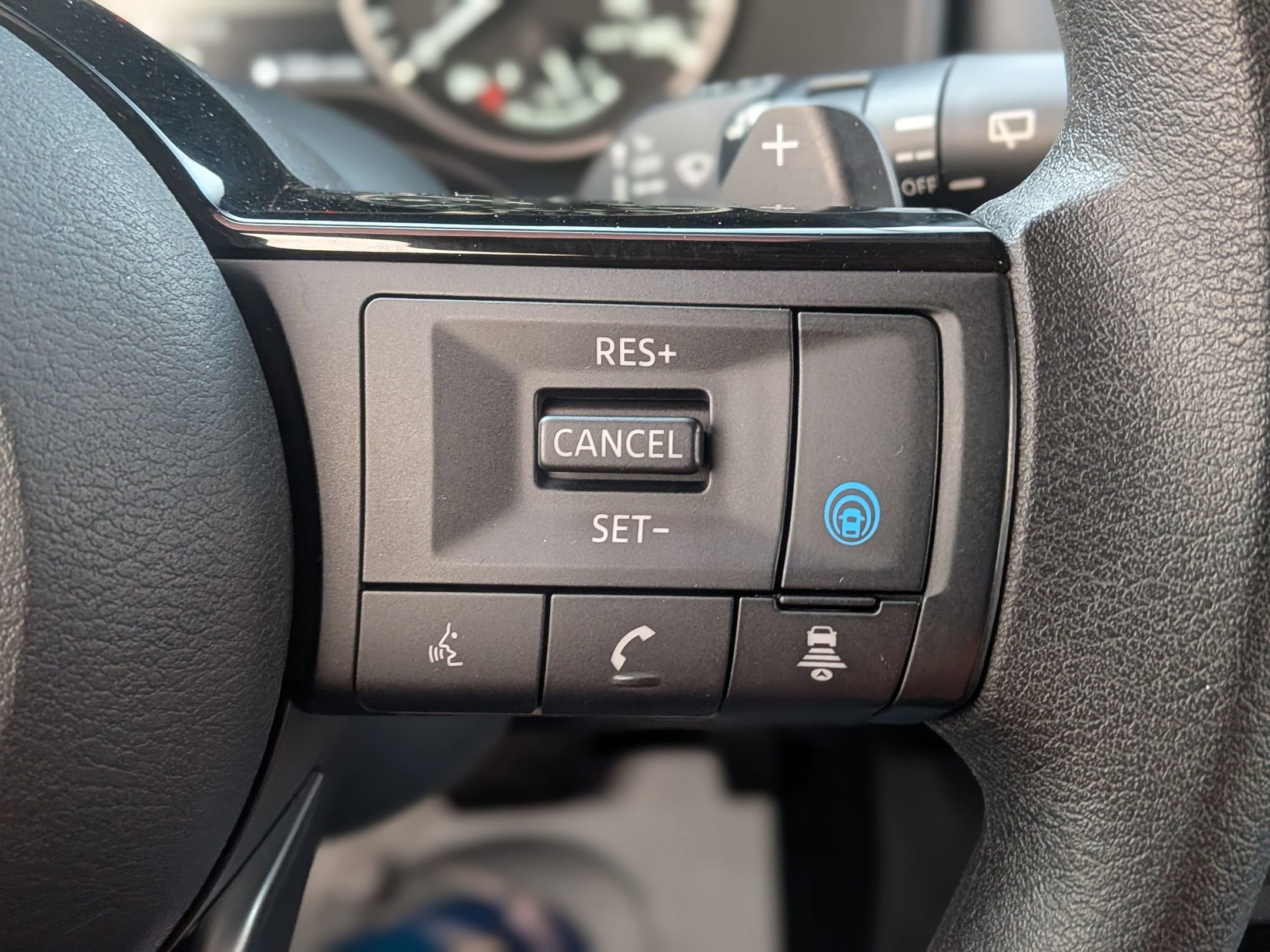 Used 2023 Nissan Rogue SV image 23