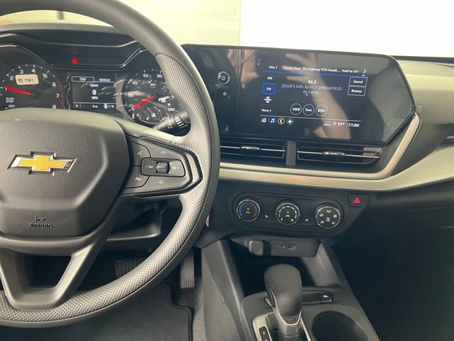 New 2026 Chevrolet Trax LS w/ LS Convenience Package FWD image 16