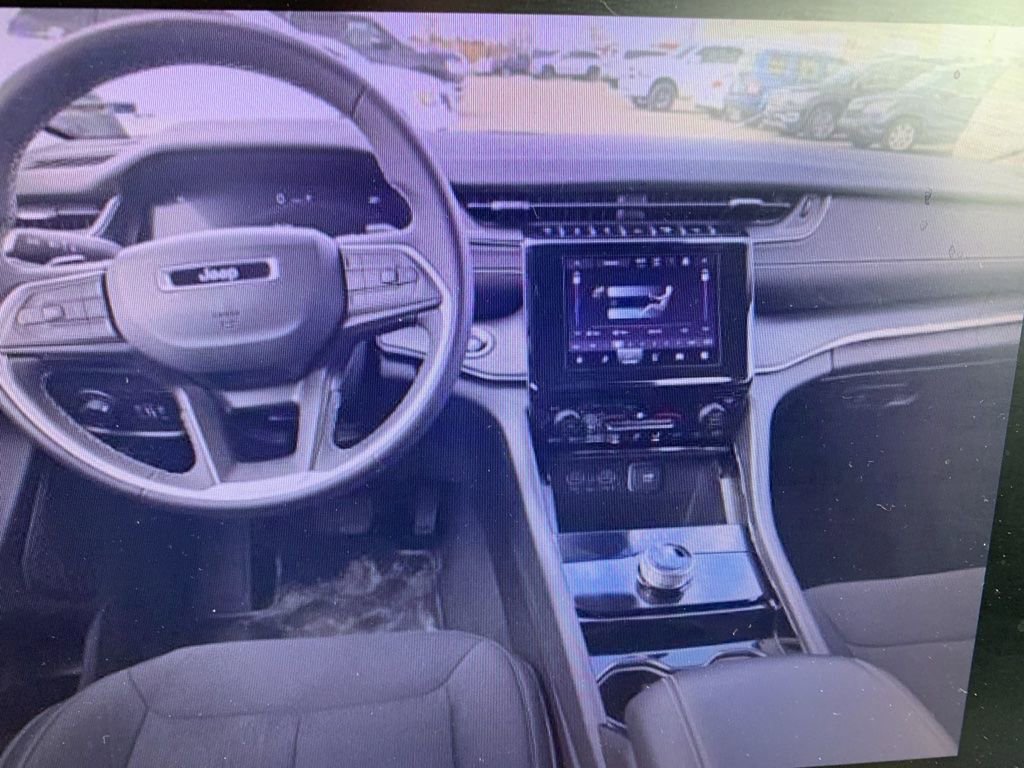 Used 2023 Jeep Grand Cherokee Laredo w/ Trailer Tow Prep Group (B) image 8