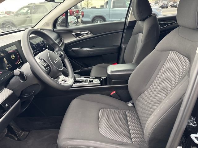 Used 2023 Kia Sportage LX image 9