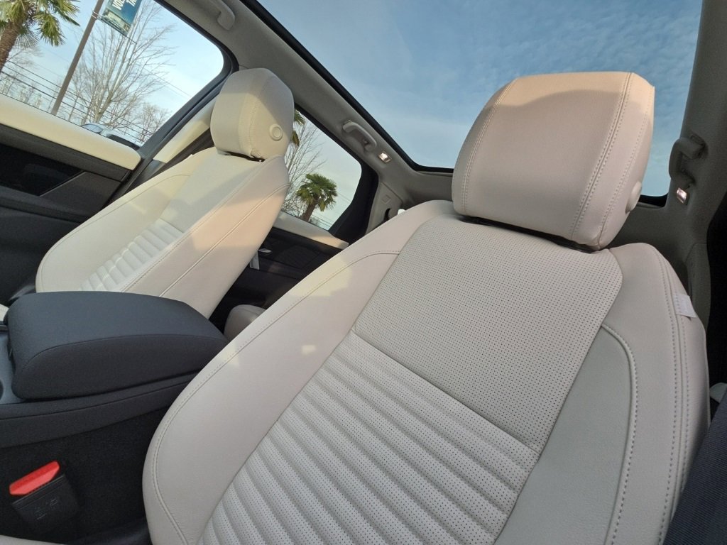 New 2025 Land Rover Discovery Sport S image 14